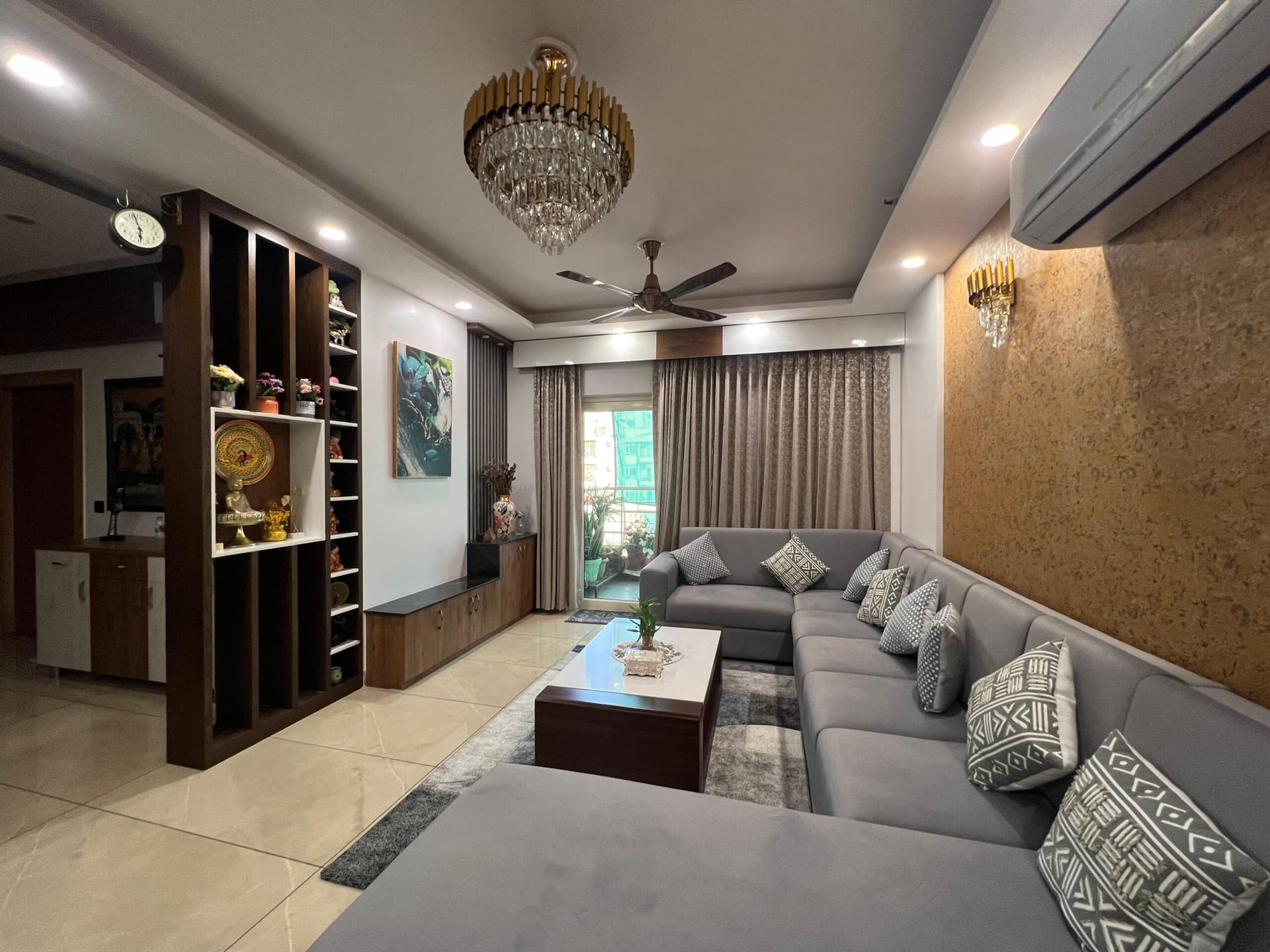 Residential living room by Beyond Boundaries Interiors